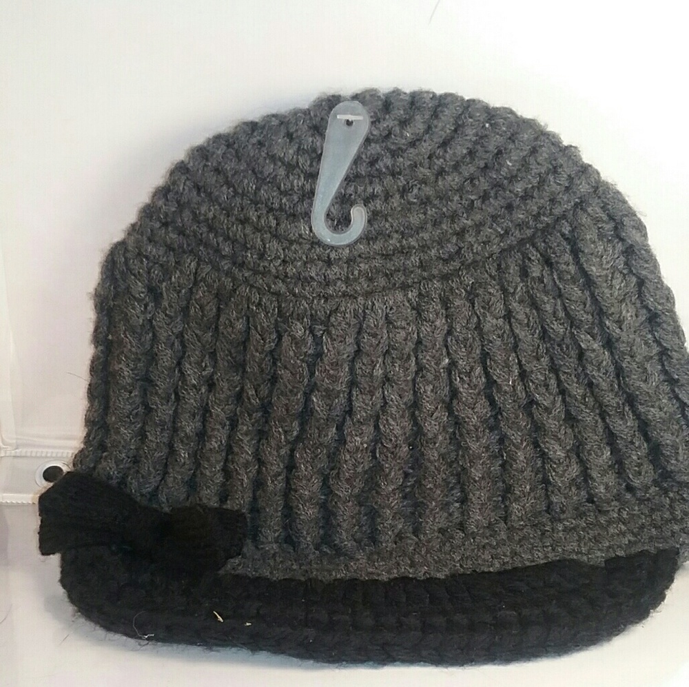 C.C. exclusives Beanie Hat w/ Bow grey black Girly
